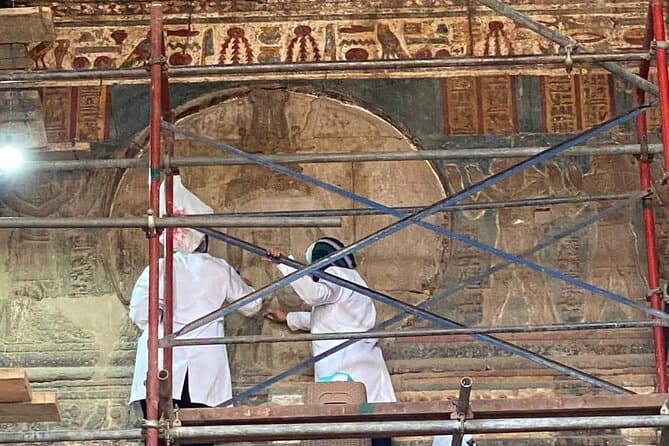 Full day transfer Luxor-Aswan over Esna, Edfu and Kom Ombo