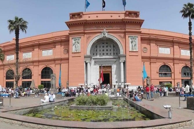 Full-Day Private Tour of Cairo: Pyramids, Sphinx &Egyptian Museum