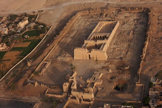 جولة الأقصر في معبد هابو ووادي النبلاء ودير المدينة