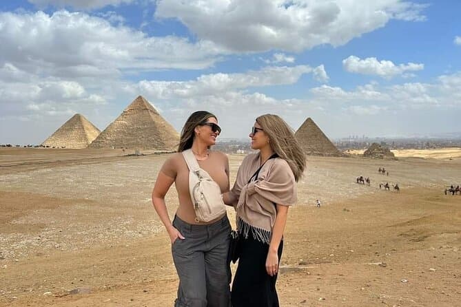 Private tour Pyramids, Egyptian Museum, and Khan El-Khalili Bazar