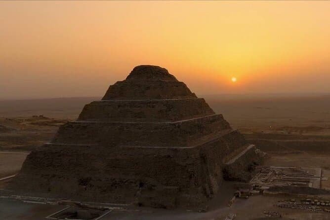 Discover The Ancient Pyramids Of Egypt In 2 Days Tour Package