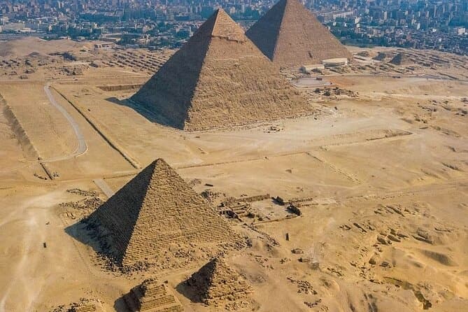 Day Tour to Giza Pyramids Old Egyptian Museum Khan el-Khalili