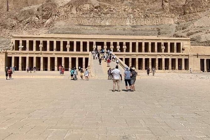 أجمل ما في الأقصر في يوم واحد: جولة خاصة للبرين الشرقي والغربي مع الغداء