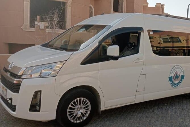 Private Pickup from Cairo airport to hotel in Cairo Or Giza