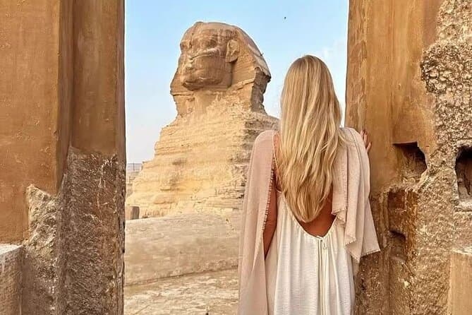 Private Giza Pyramids Tour with Photographer and 9Pyramids Lounge