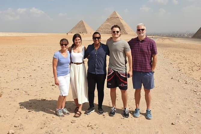 Private Pyramids & GEM Tour with Local Koshary Lunch