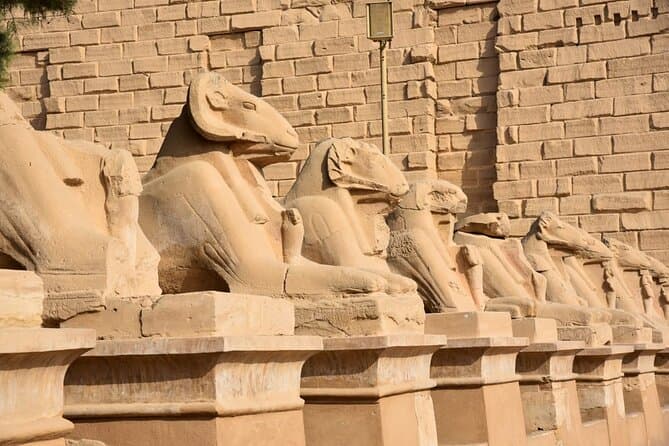 Small Group Trip from Hurghada to Luxor to Valley of the Kings