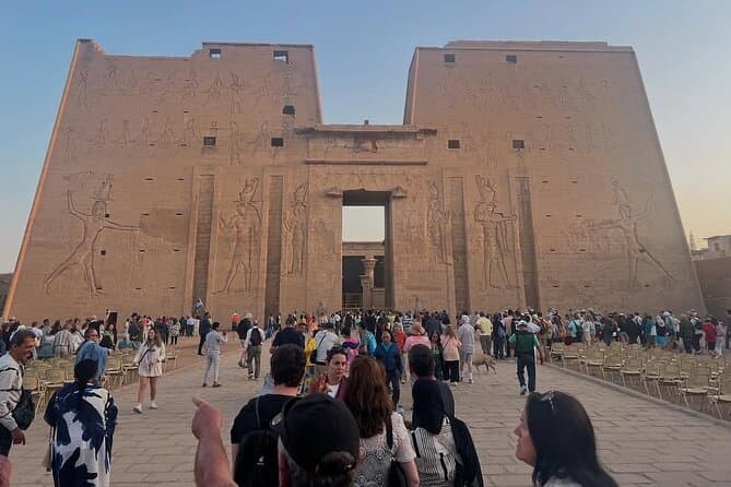 الأقصر إلى أسوان أو العكس مع معبدي إدفو وكوم أمبو