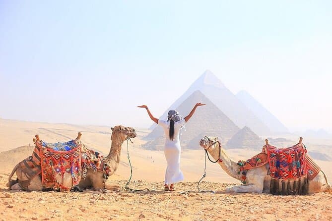 Giza Pyramids VIP Discovery & Lunch