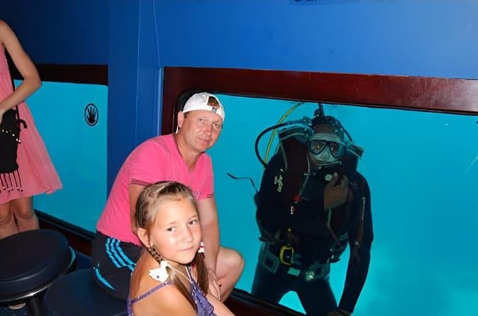 Trip on a glass bottom boat from Hurghada