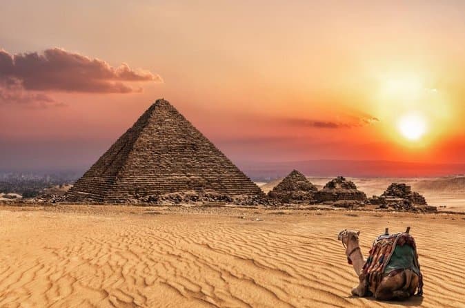 Private Giza Pyramids, Egyptian Museum & Old Cairo Experience