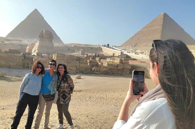 VIP Private 1 Day Tour To Giza Pyramids & GEM