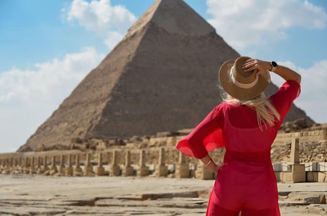 Full Cairo Trip from Hurghada: Pyramids, Sphinx, Museum & Lunch