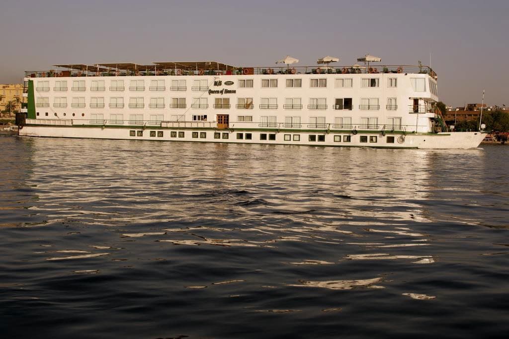 Queen of Hansa, a Nile cruise ship, operated by (not stated on any source fetched)