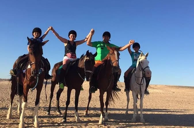 2 - Spiaggia di un'ora e Desert Horse Riding Experience a Hurghada