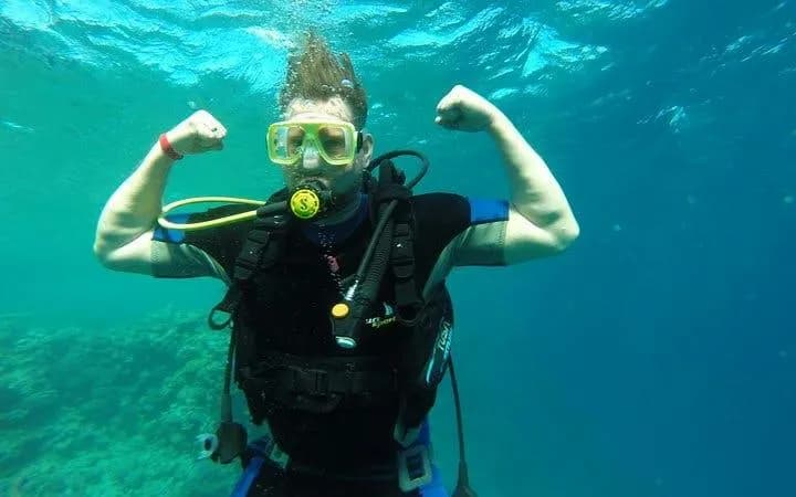 Hurghada Beginner Scuba Diving Boat Trip with 2 Guided Dives and Lunch