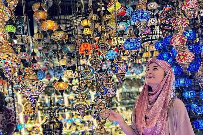 Tur nocturn la Cairo: Khan ElKhalili, moschee, cină + apus de soare faluca