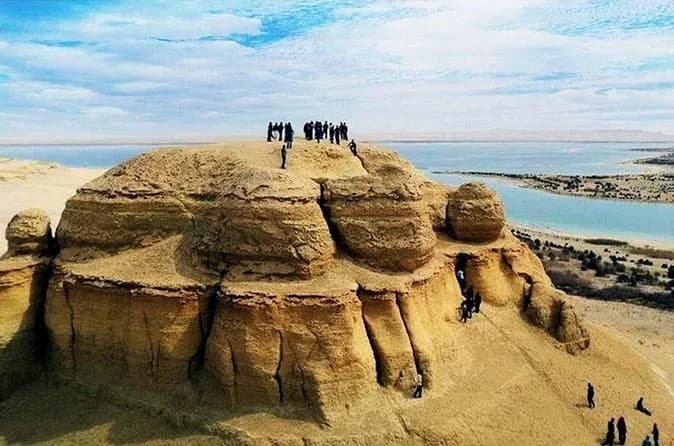 Из Каира: тур в Долину китов и к водопадам Вади-Эль-Райан