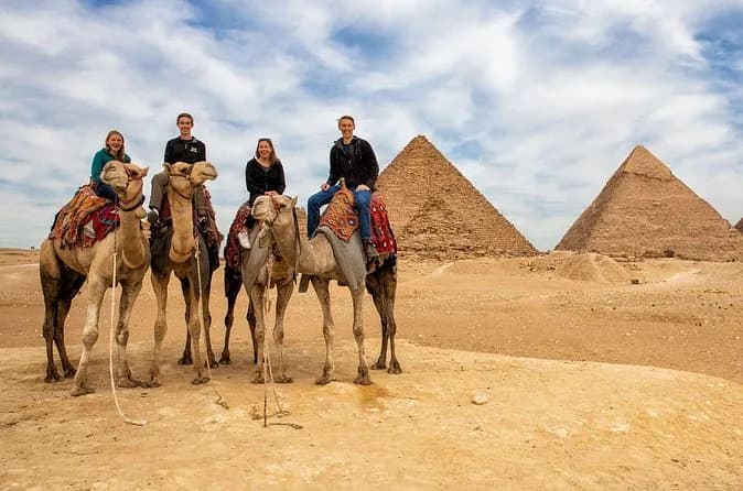 Private Full-Day Tour to Giza Pyramids,Sphinx,Memphis, and Saqqara