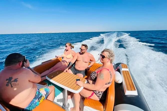 PRIVÉ | Speedboottocht van 4 uur naar White Island en Dolphin House
