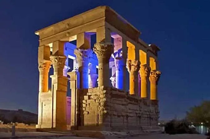 Espectáculo de luz y sonido en el templo de Philae en Asuán