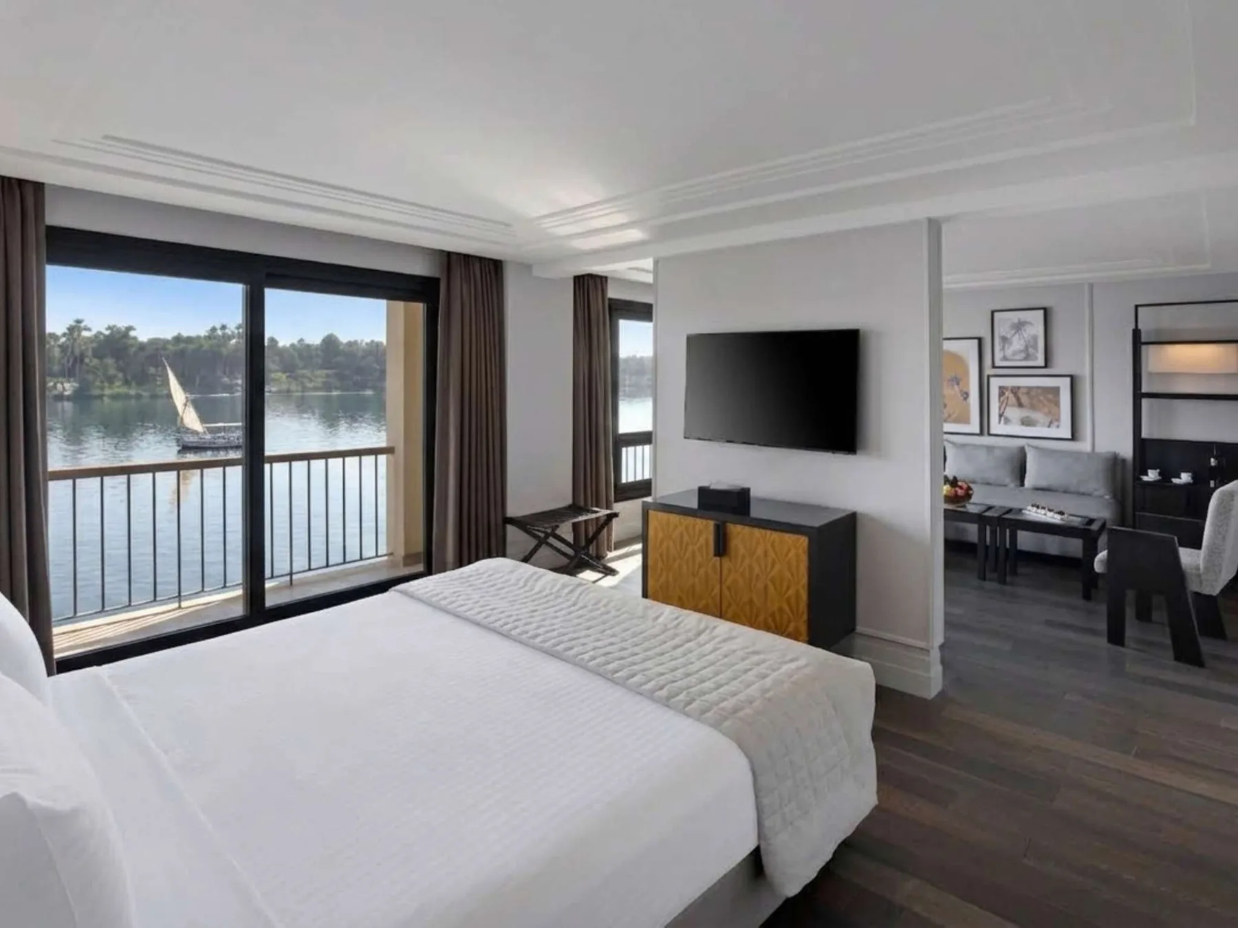 Executive Suite with balcony